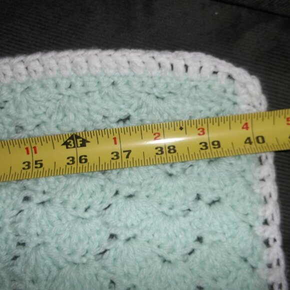 BABY BLANKET CROCHET, NEW, NEVER USED HAND MADE - Picture 4 of 5